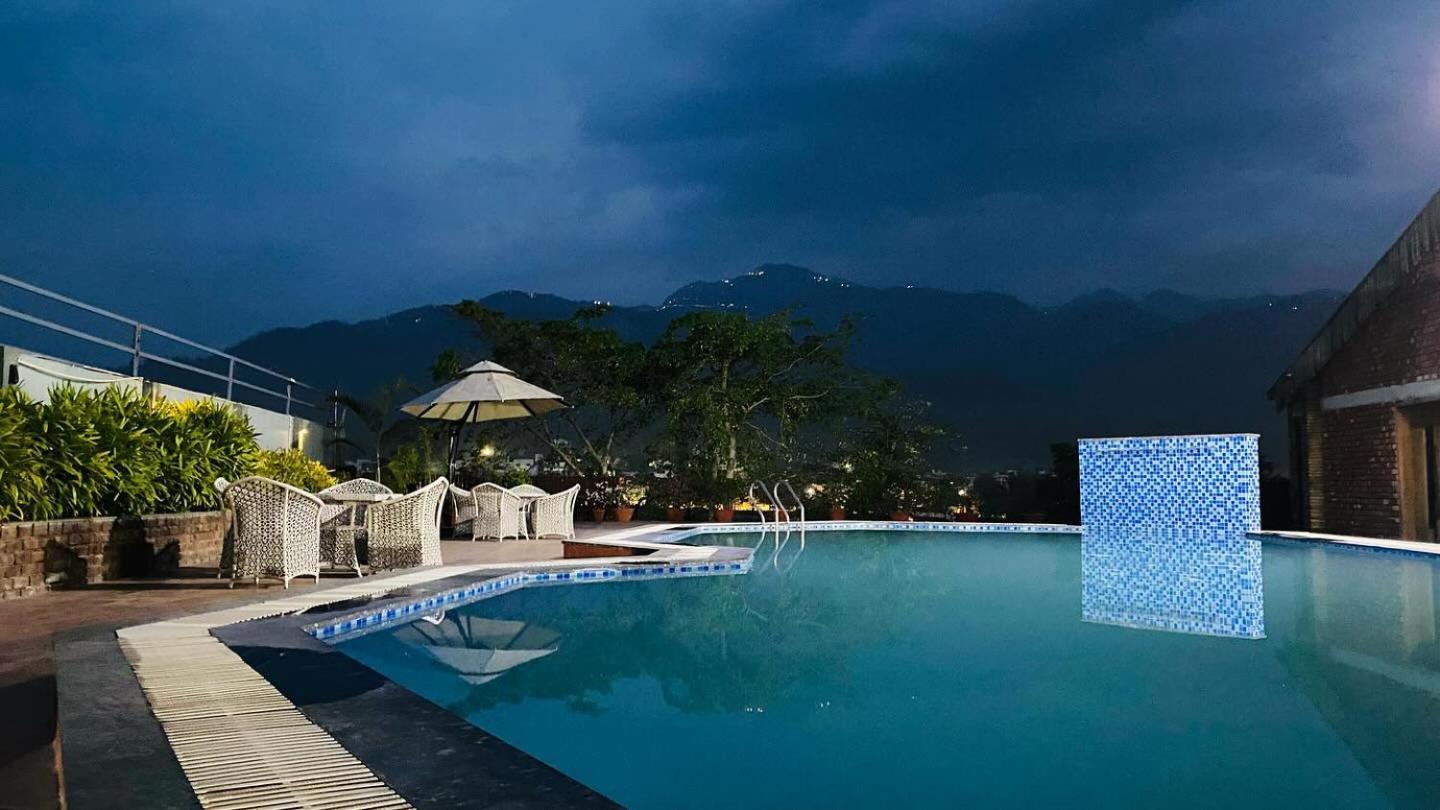 Hotel Natraj Risikés Kültér fotó