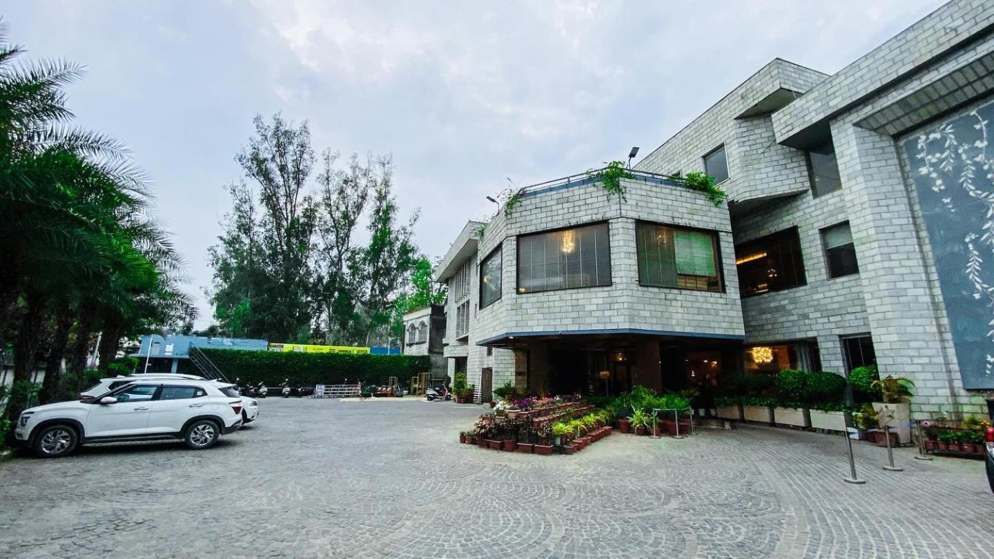 Hotel Natraj Risikés Kültér fotó