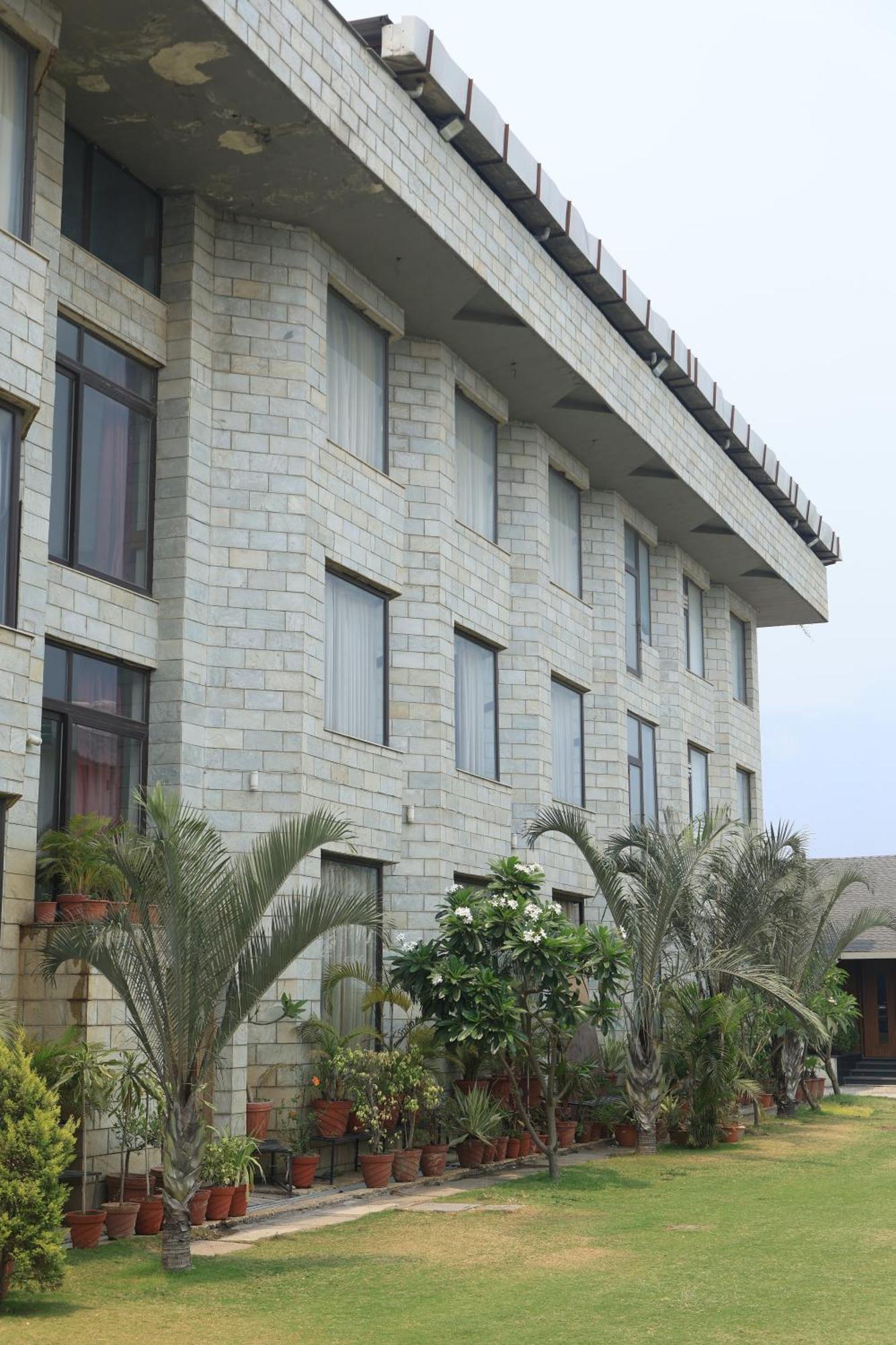 Hotel Natraj Risikés Kültér fotó