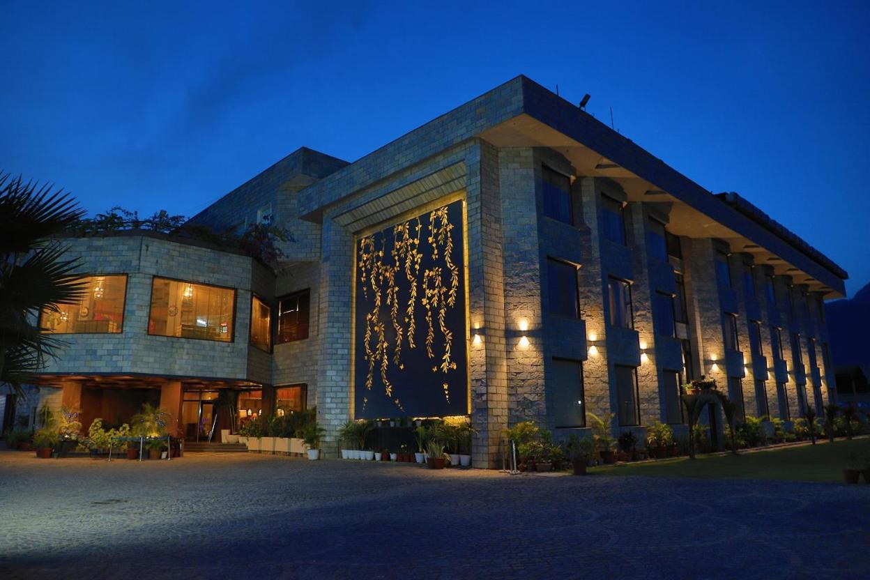 Hotel Natraj Risikés Kültér fotó