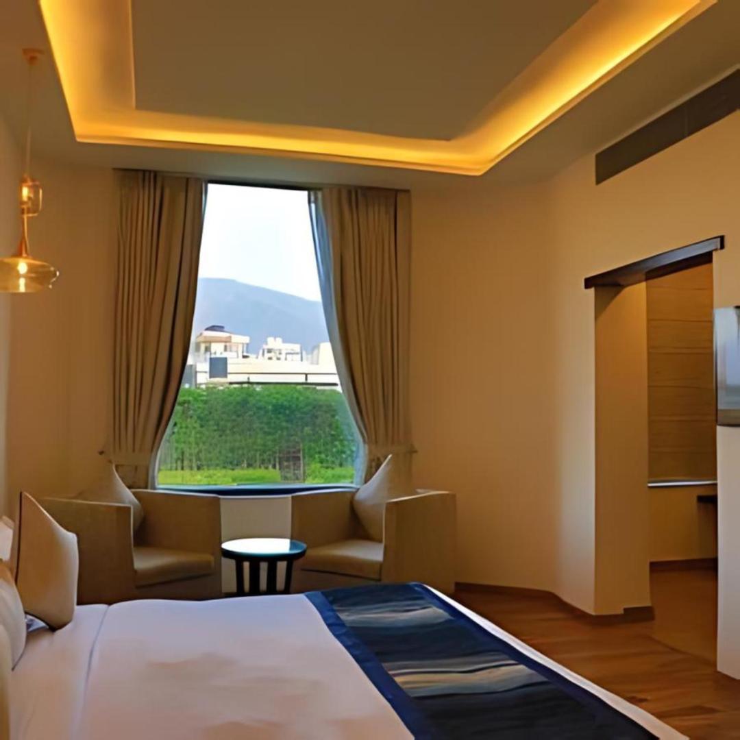 Hotel Natraj Risikés Kültér fotó