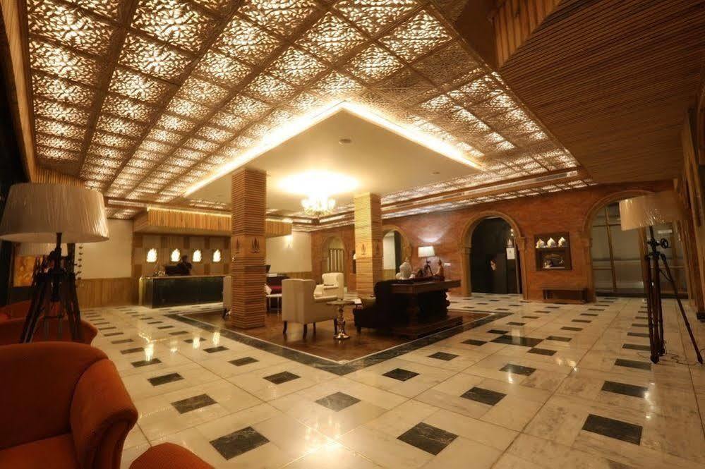 Hotel Natraj Risikés Kültér fotó