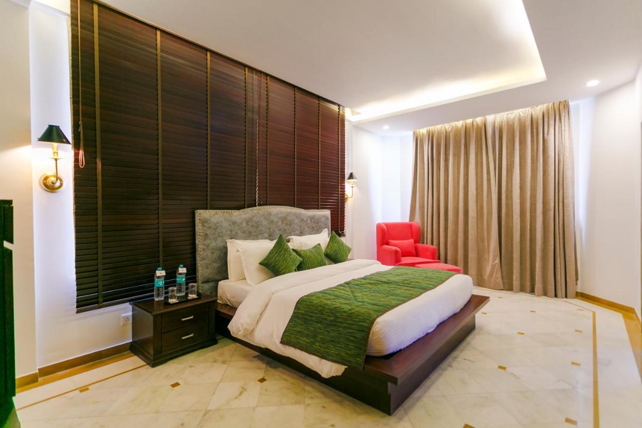 Hotel Natraj Risikés Kültér fotó